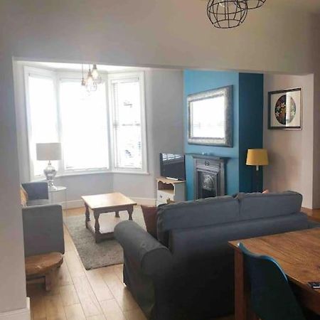 Gloucester Rd 2 Mins Away - Fab, New, Trendy House Бристол Екстериор снимка
