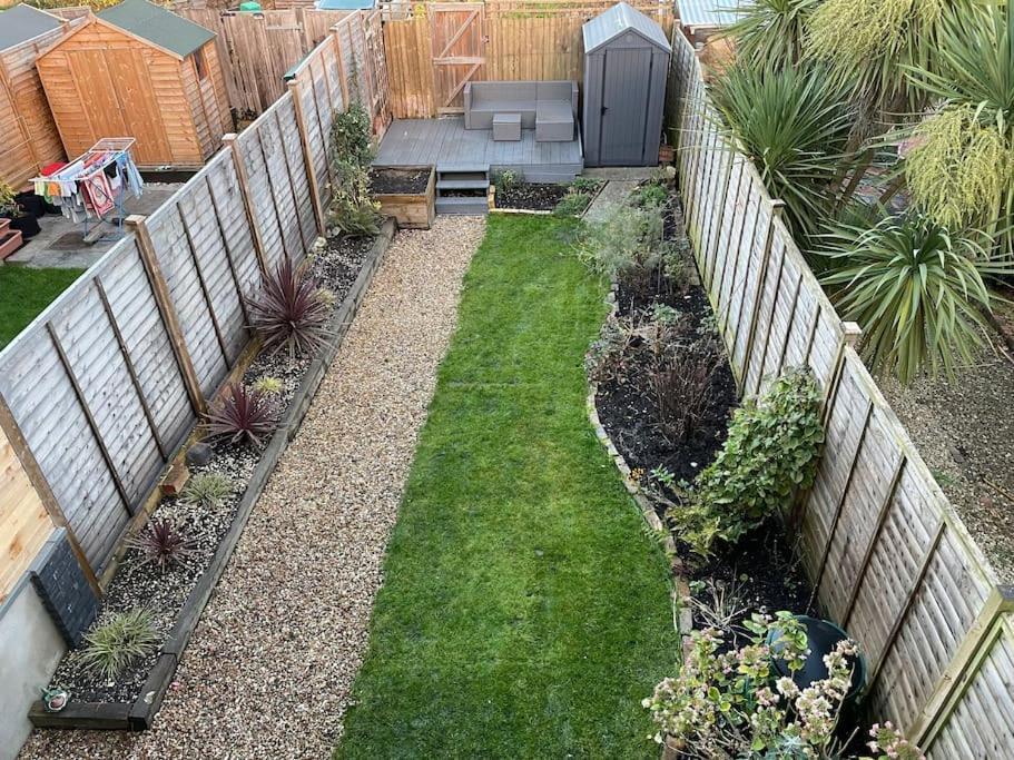 Gloucester Rd 2 Mins Away - Fab, New, Trendy House Бристол Екстериор снимка