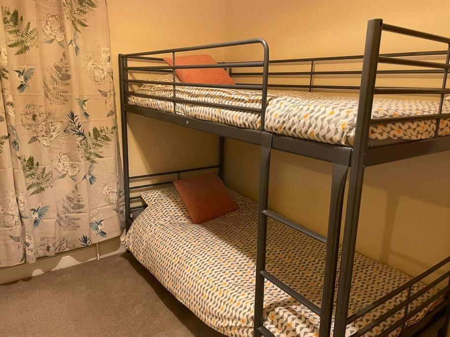 Gloucester Rd 2 Mins Away - Fab, New, Trendy House Бристол Екстериор снимка